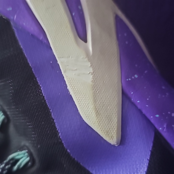 NIKE LEBRON SNEAKERS - Picture 9 of 9